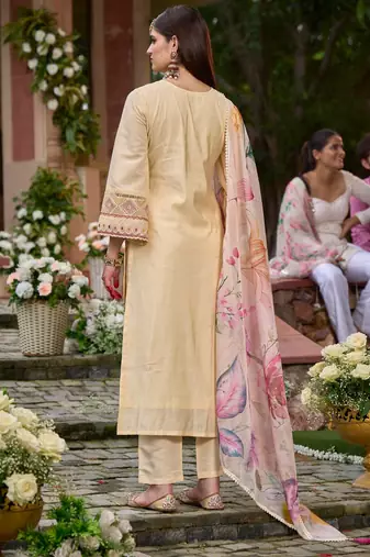 Women ethnic motifs embroidered panelled thread work kurta with trousers & with dupatta