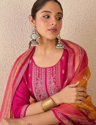 Women ethnic motifs kurta with trousers & with dupatta 3