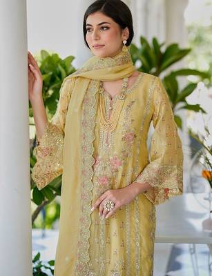 Ethnic motifs embroidered panelled sequinned kurta with trousers & dupatta 2