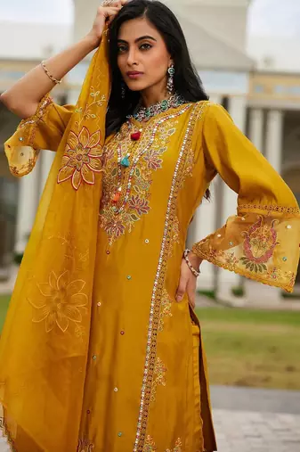 Women ethnic motifs embroidered regular mirror work kurta with trousers & with dupatta