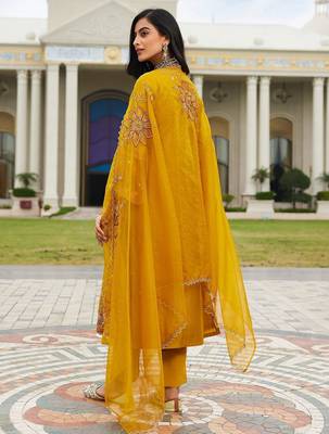 Women ethnic motifs embroidered mirror work kurta with trousers & with dupatta 4