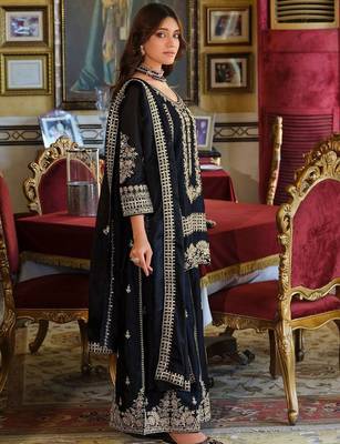 Floral embroidered round neck chinon zari straight kurta & palazzos with dupatta 4