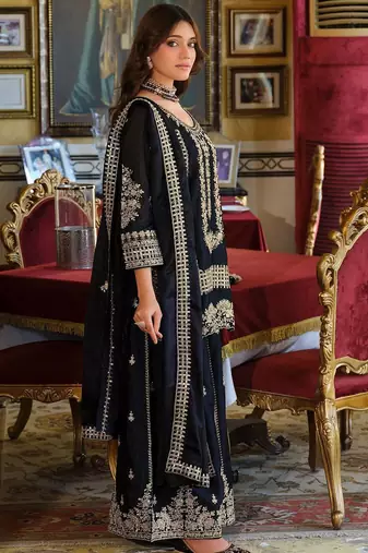 Floral embroidered round neck chinon zari straight kurta & palazzos with dupatta