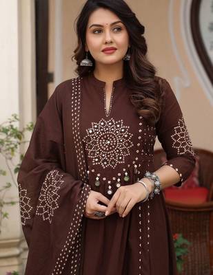 Women ethnic motifs printed panelled mirror work cotton kurta with trousers & with dupatta 3