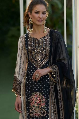 Floral printed sweetheart neck mirror work straight kurta with palazzos & dupatta