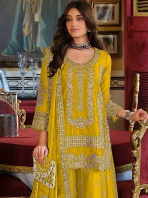 Women ethnic motifs embroidered thread work kurta with sharara & with dupatta 3