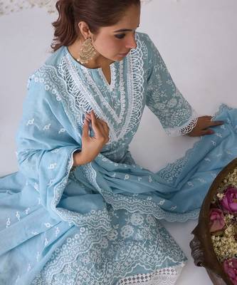 Floral embroidered thread work cotton republic day kurta with trousers & dupatta 2