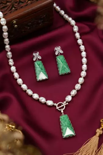 Exquisite handcrafted green jade & freshwater pearl necklace set with floral accents