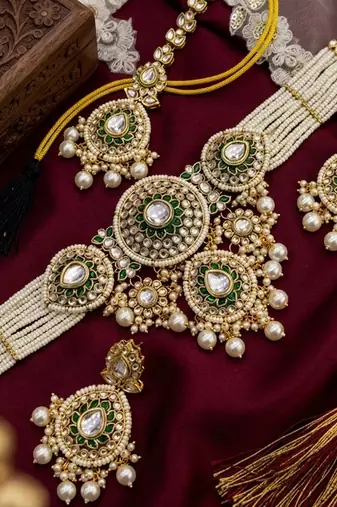 Traditional handcrafted kundan pearl bridal jewelry set - gold-plated ethnic choker necklace with earrings & maang tikka