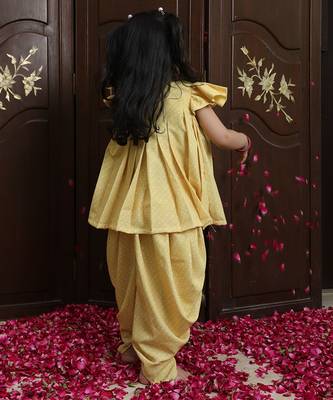 Pastel yellow embroidered crepe kurti set 2