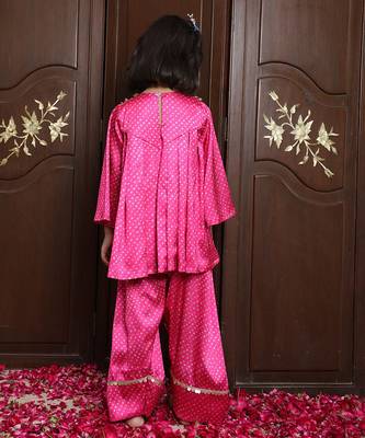 Hot pink embroidered crepe kurti set 2