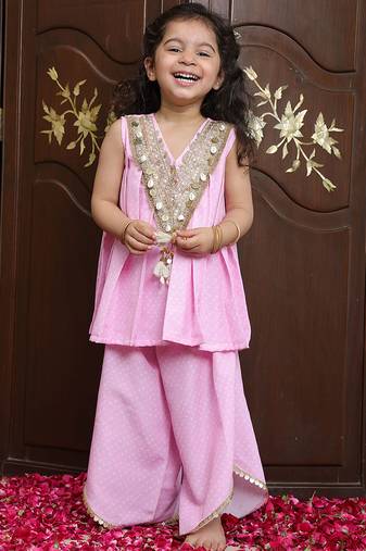 Pastel pink embroidered crepe kurti set