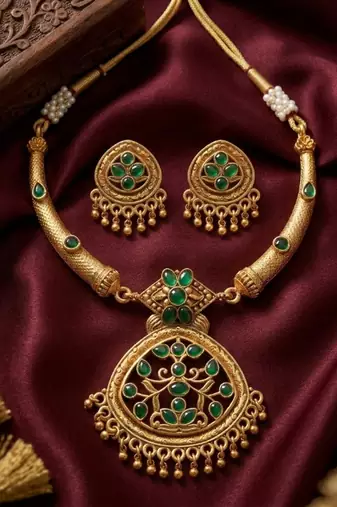 Antique gold plated matte indian necklace set with green stones | traditional bollywood wedding jewelry with earrings