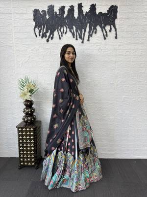 New Designer Printed With Real Mirror Work Women's Lehenga Choli Set  3