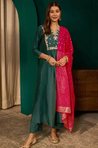 Dark green silk sequence embroidered v neck kurta set with red jacquard dupatta