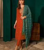 Rust silk sequence embroidered v neck kurta set with green jacquard dupatta