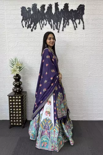 New Designer Printed With Mirror Work Lehenga Choli Set For Women's 
