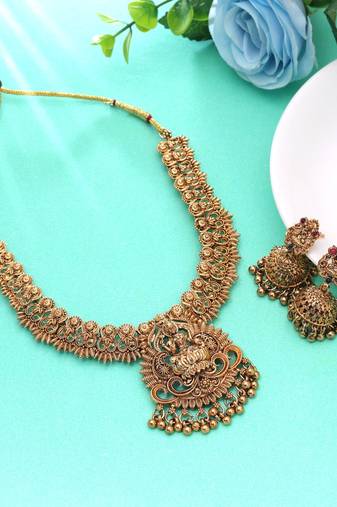 Gold color temple necklace set traditional artwork