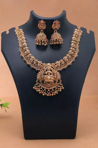Gold color temple necklace set traditional artwork