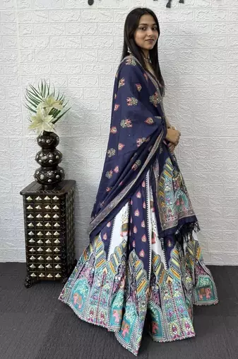 New Designer Print With Real Mirror Work Women's Lehenga Choli And Dupatta Set