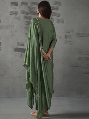 Green vichitra heavy thread embroidery work kurta pant set 4