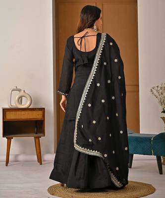 Black embroidered sharara suit set for women 3