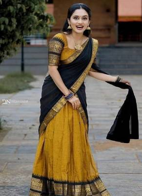 Yellow Silk Zari Lehenga with Banarasi Silk Dupatta 3