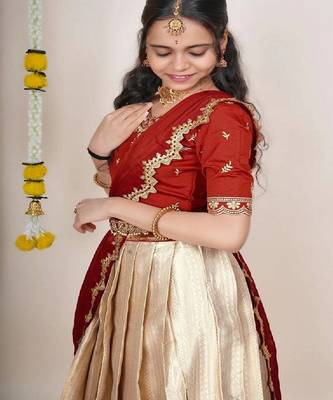 Cream White Silk Zari Lehenga with Banarasi Silk Dupatta 3