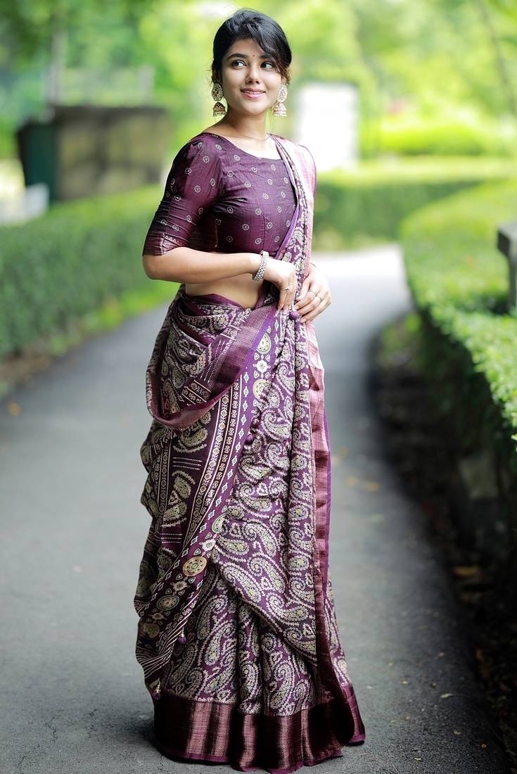 Mirchi fashion women's wine paisley zari border cotton silk,silk blend saree with unstitched blouse piece