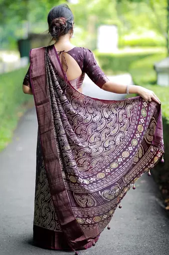 Mirchi fashion women's wine paisley zari border cotton silk,silk blend saree with unstitched blouse piece