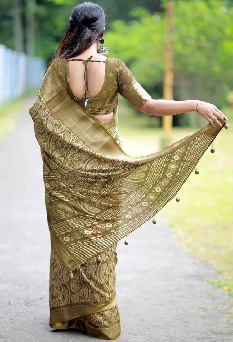 Mirchi fashion women's green paisley zari border cotton silk,silk blend saree with unstitched blouse piece