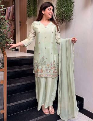 Pista color stylish readymade crepe fabric suit for trendy girls 2