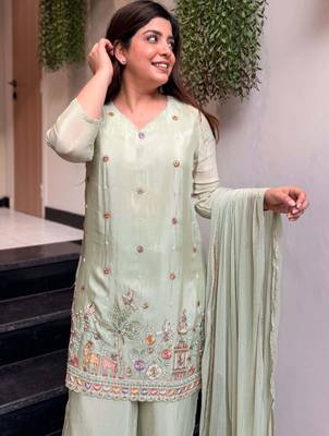 Pista color stylish readymade crepe fabric suit for trendy girls 3