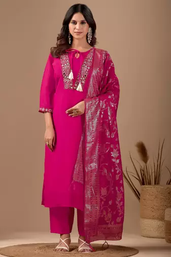 Pink color mul chanderi fabric ethnic partywear suit for trendy girls