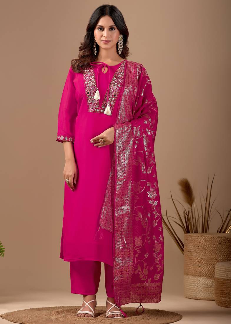Pink color mul chanderi fabric ethnic partywear suit for trendy girls