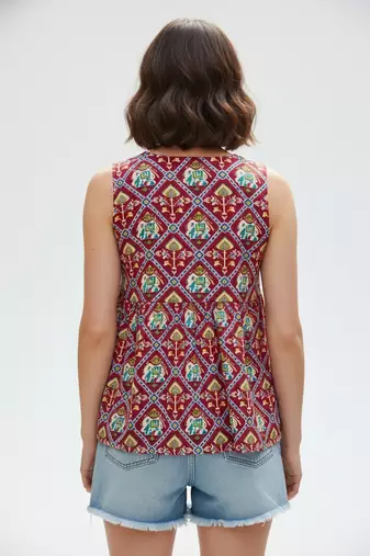 Maroon color cotton fabric designer printed stylish casual tops for girls
