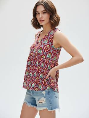 Maroon color cotton fabric designer printed stylish casual tops for girls 3