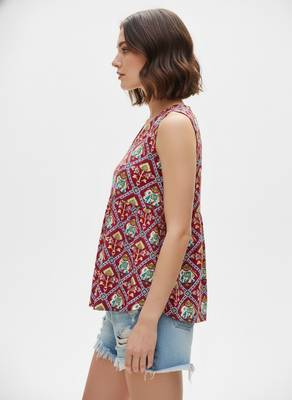 Maroon color cotton fabric designer printed stylish casual tops for girls 4