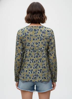 Green color poly crepe fabric designer printed stylish casual tops for girls 2