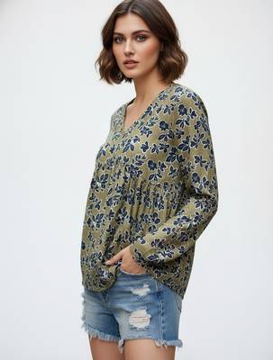 Green color poly crepe fabric designer printed stylish casual tops for girls 4