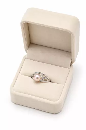 Pearl finger ring with silver-tone filigree band, adjustable