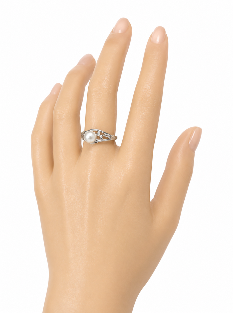Pearl finger ring with filigree silver band, adjustable