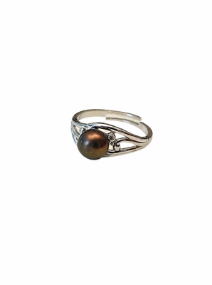 Black pearl finger ring with silver filigree band, adjustable 3