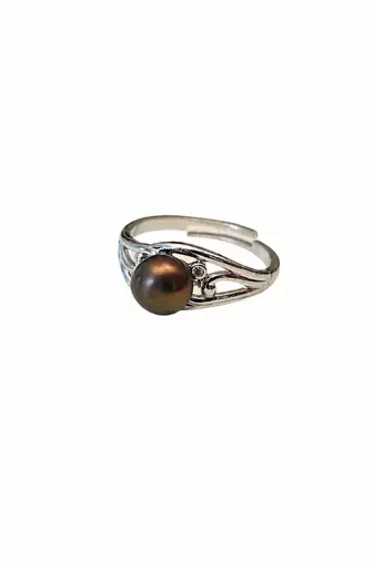 Black pearl finger ring with silver filigree band, adjustable