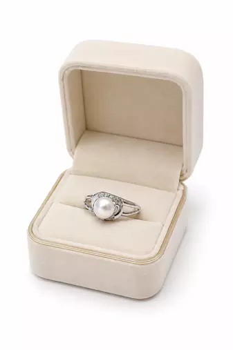 Pearl finger ring for women, silver-tone, adjustable