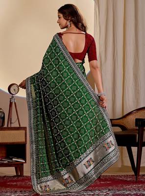 Green color smart art silk saree with embroidered work and table printed bandhej traditonal saree 2