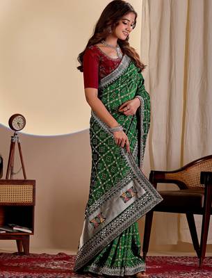Green color smart art silk saree with embroidered work and table printed bandhej traditonal saree 5