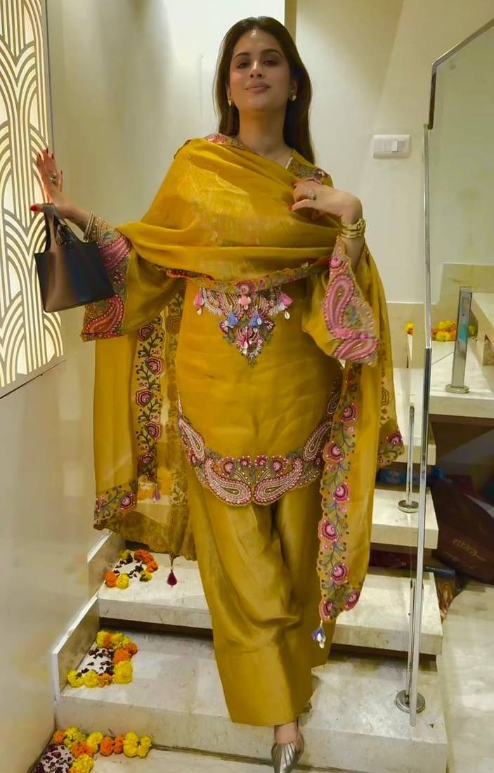 Yellow georgette embroidered kurta farshi set with dupatta