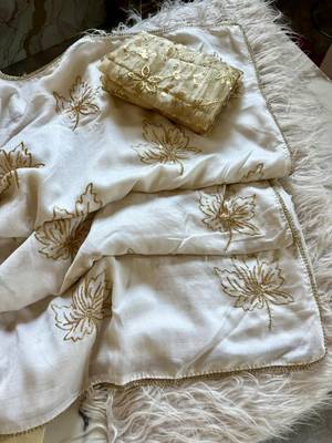 Off white color beautiful vichitra silk fabric smart floral embroidered saree 4