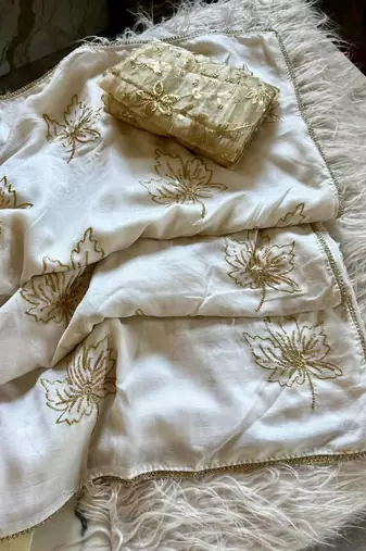 Off white color beautiful vichitra silk fabric smart floral embroidered saree